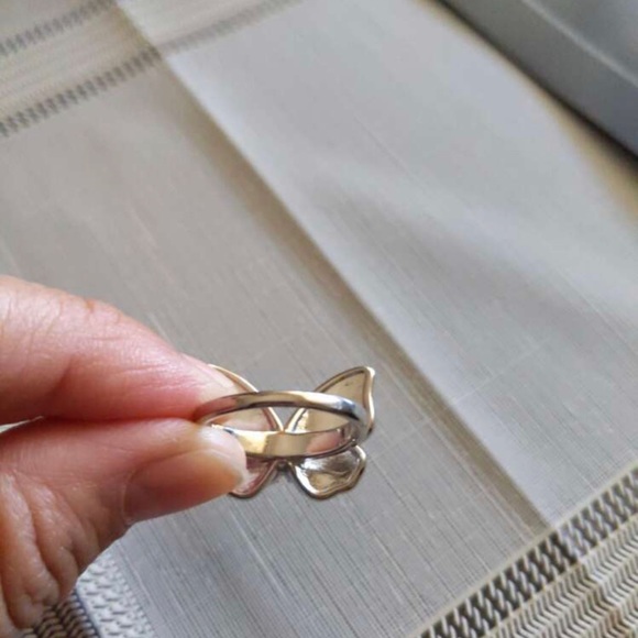 Cubic Zirconia Decor Butterfly Design Ring - Picture 2 of 9